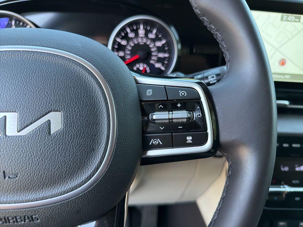 used 2024 Kia Carnival car, priced at $34,930