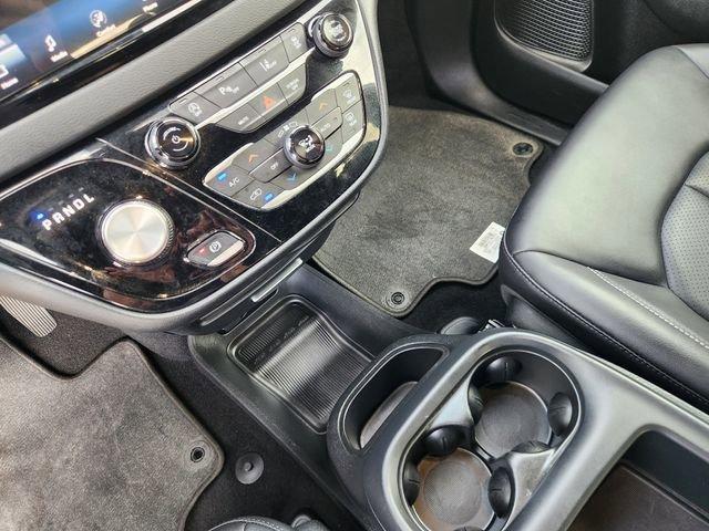 used 2025 Chrysler Pacifica car, priced at $30,109