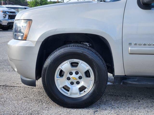 used 2009 Chevrolet Suburban car, priced at $11,216