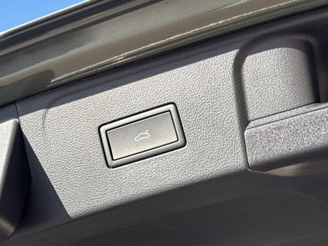 new 2026 Volkswagen Atlas car, priced at $48,022