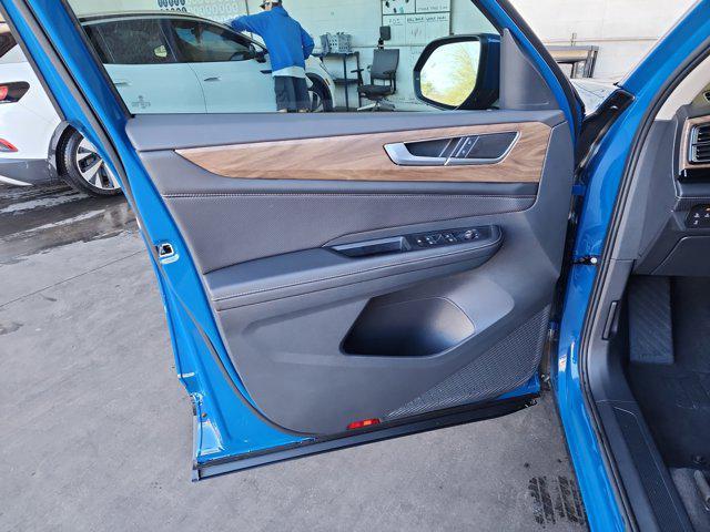 used 2025 Volkswagen Atlas car, priced at $31,000