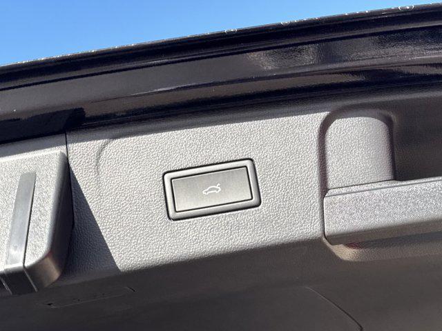 new 2026 Volkswagen Atlas car, priced at $45,279