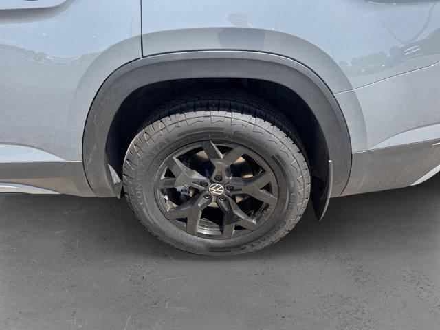 new 2025 Volkswagen Atlas car, priced at $47,228