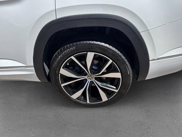 new 2025 Volkswagen Atlas car, priced at $54,107