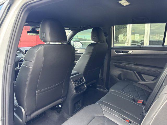 new 2026 Volkswagen Atlas Cross Sport car, priced at $43,243