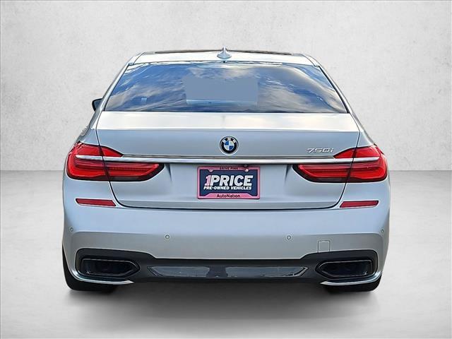 BMW 7 Series view 7