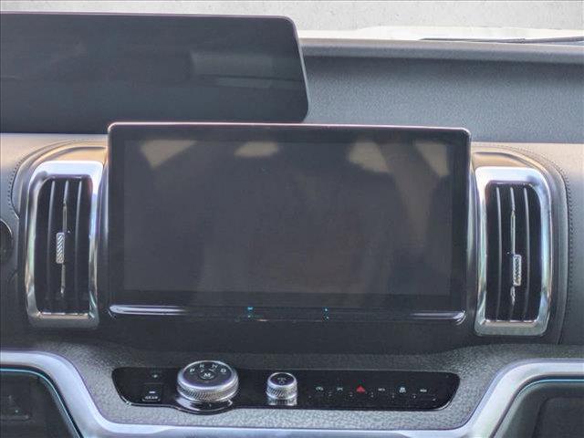 new 2025 Ford Expedition car, priced at $77,995