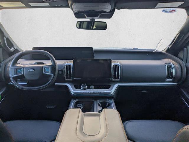 new 2025 Ford Expedition car, priced at $77,995