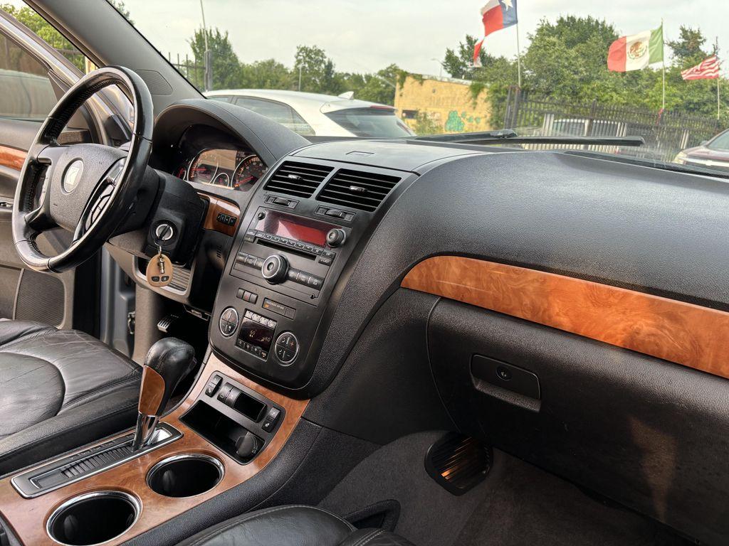 used 2008 Saturn Outlook car, priced at $3,495