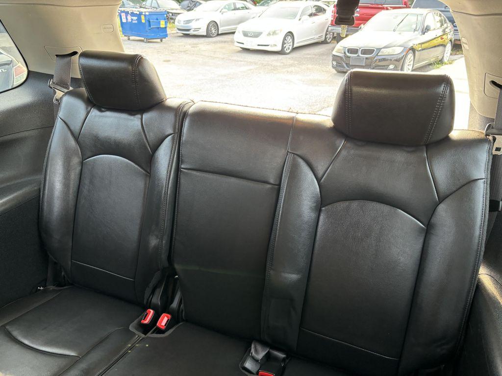 used 2008 Saturn Outlook car, priced at $3,495