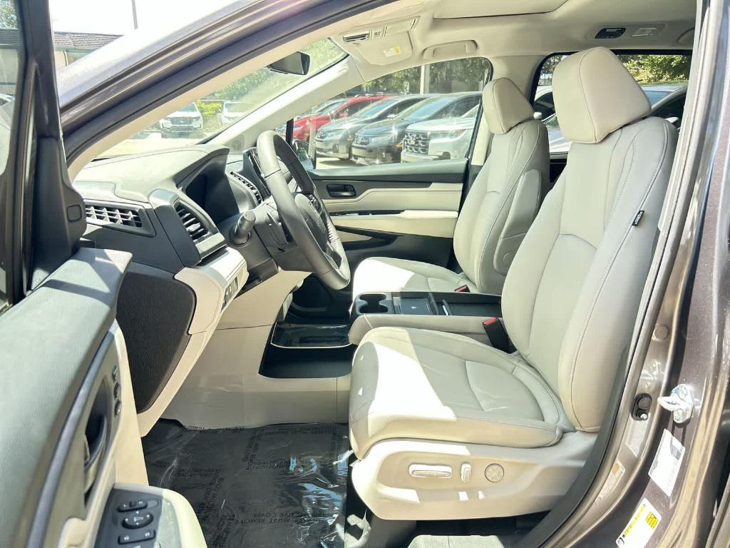 new 2026 Honda Odyssey car, priced at $41,939