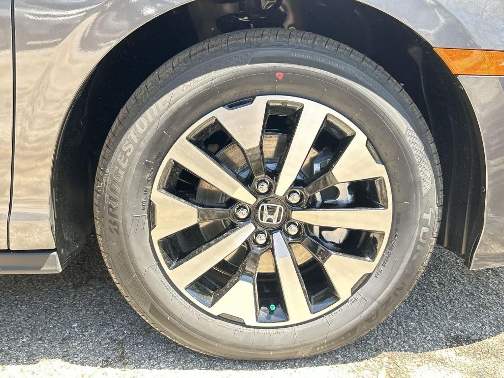 new 2026 Honda Odyssey car, priced at $41,939