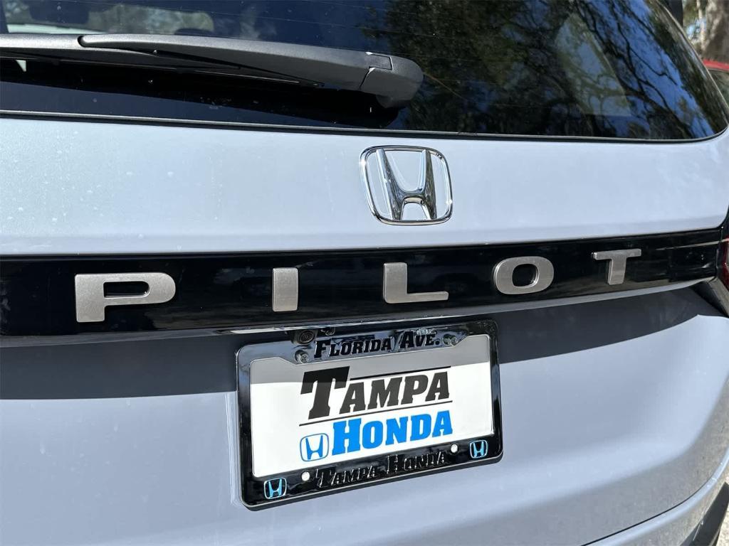 new 2026 Honda Pilot car, priced at $44,534