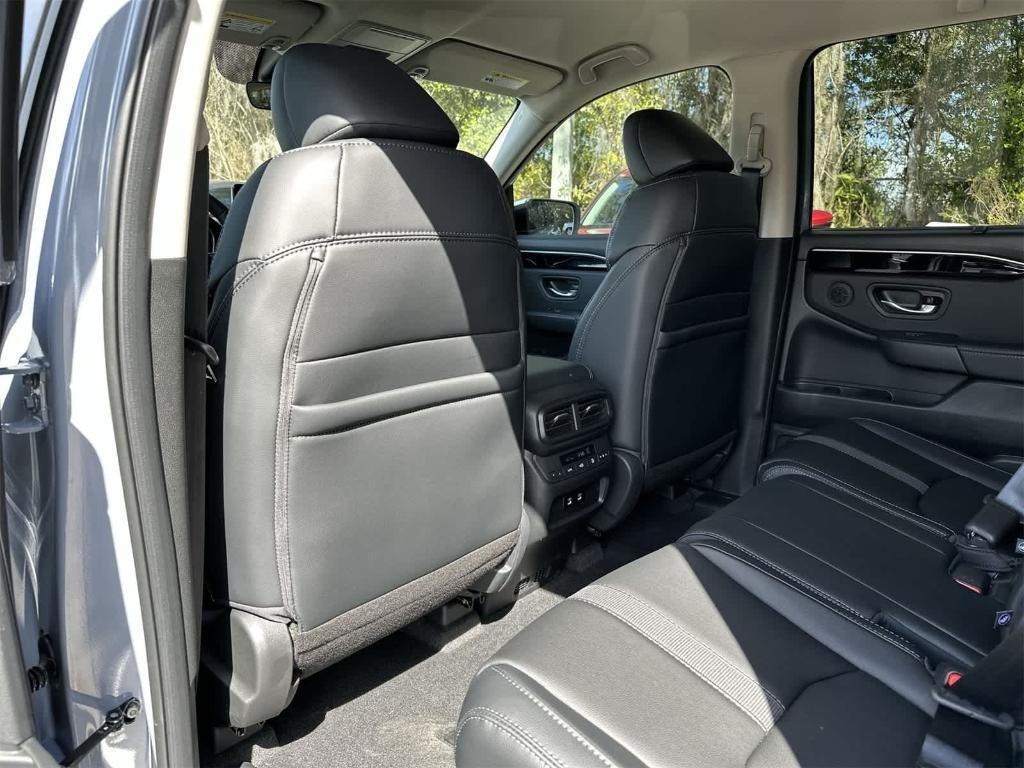new 2026 Honda Pilot car, priced at $44,534