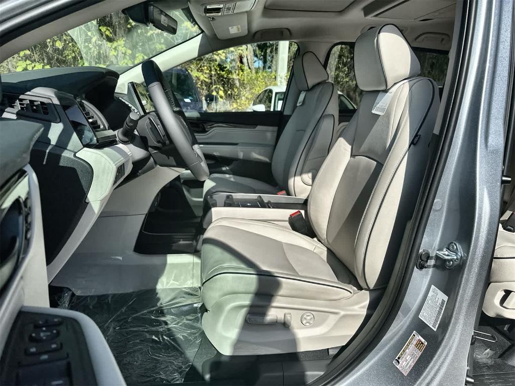 new 2026 Honda Odyssey car, priced at $45,662