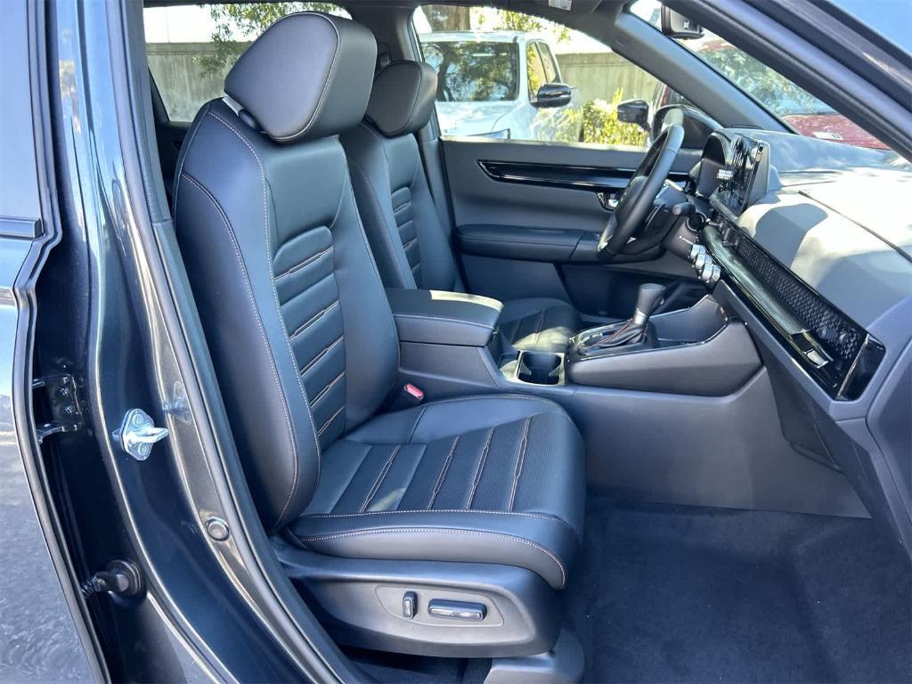 new 2026 Honda CR-V Hybrid car, priced at $41,233
