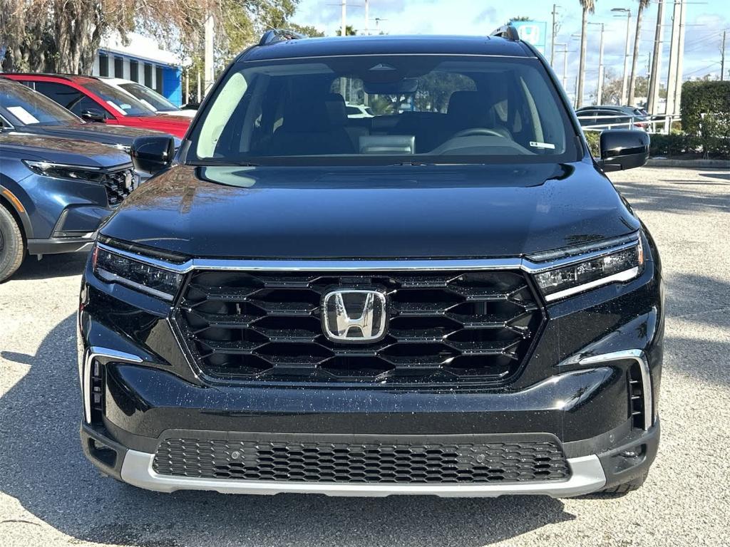 new 2025 Honda Pilot car, priced at $47,807