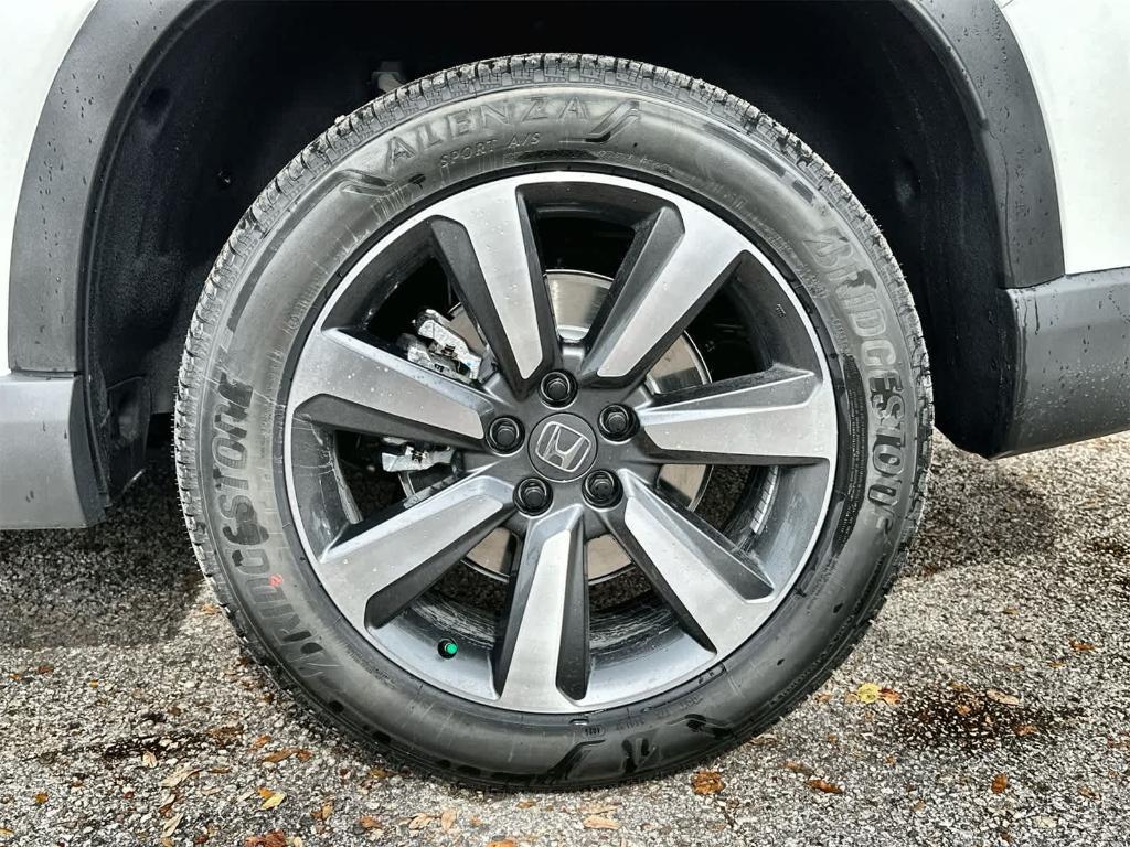 new 2025 Honda Pilot car, priced at $46,596