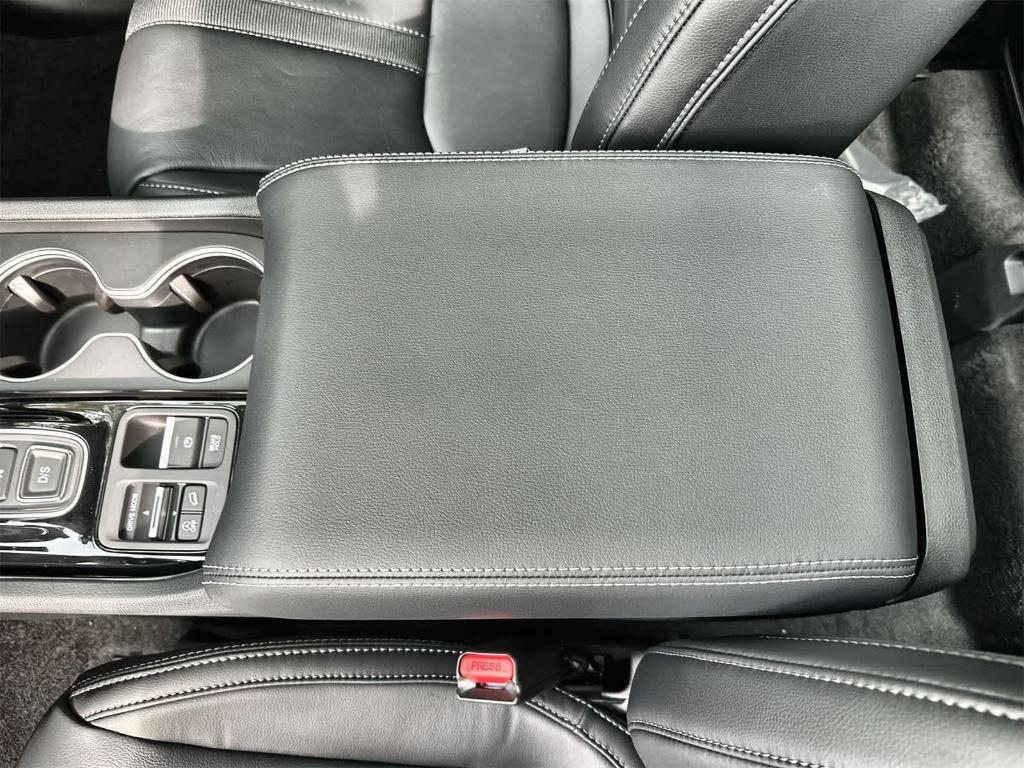 new 2025 Honda Pilot car, priced at $46,596