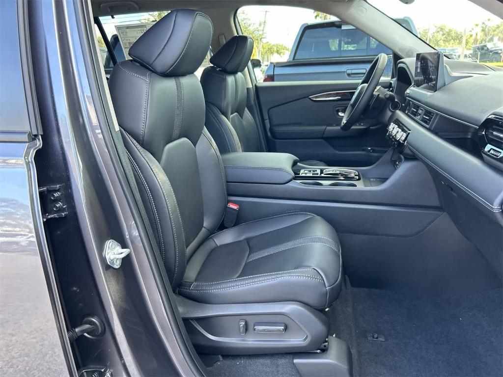 used 2026 Honda Pilot car, priced at $41,229