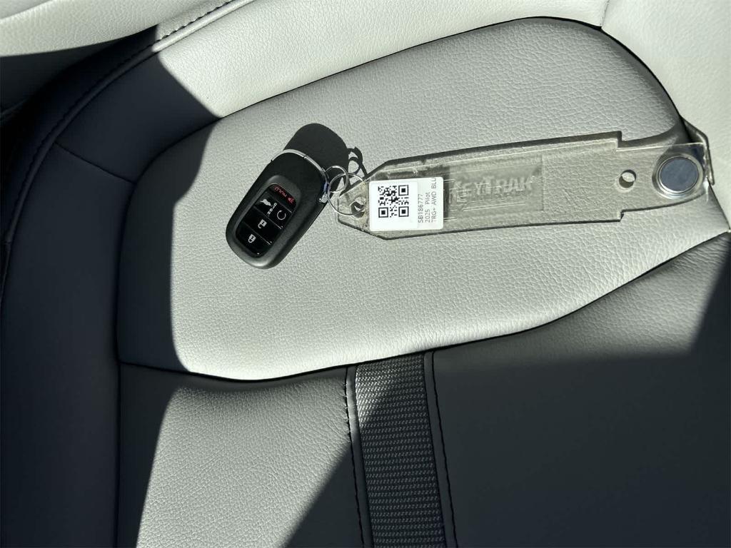 new 2025 Honda Pilot car, priced at $48,220