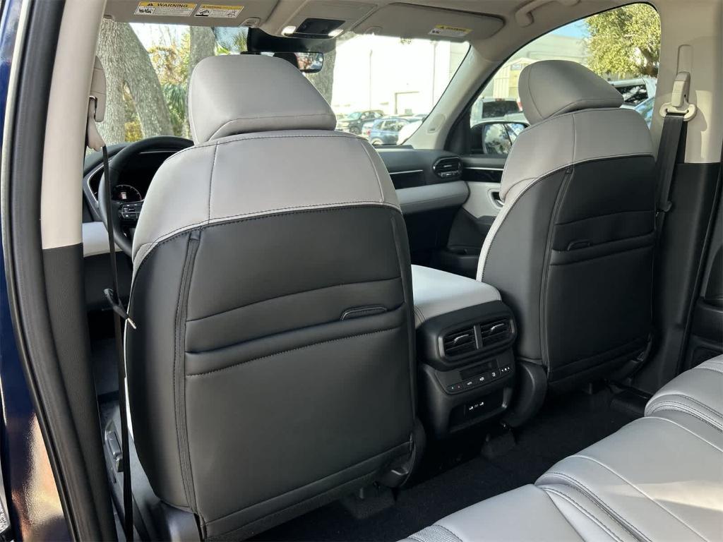 new 2025 Honda Pilot car, priced at $48,220