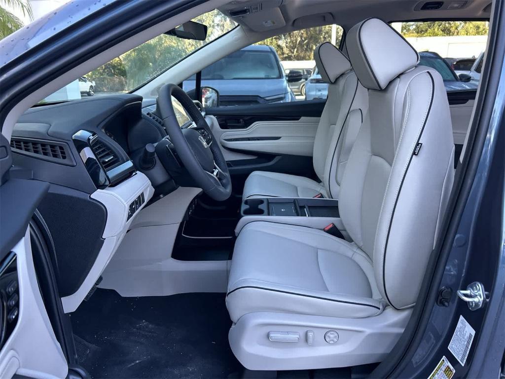 new 2026 Honda Odyssey car, priced at $45,662