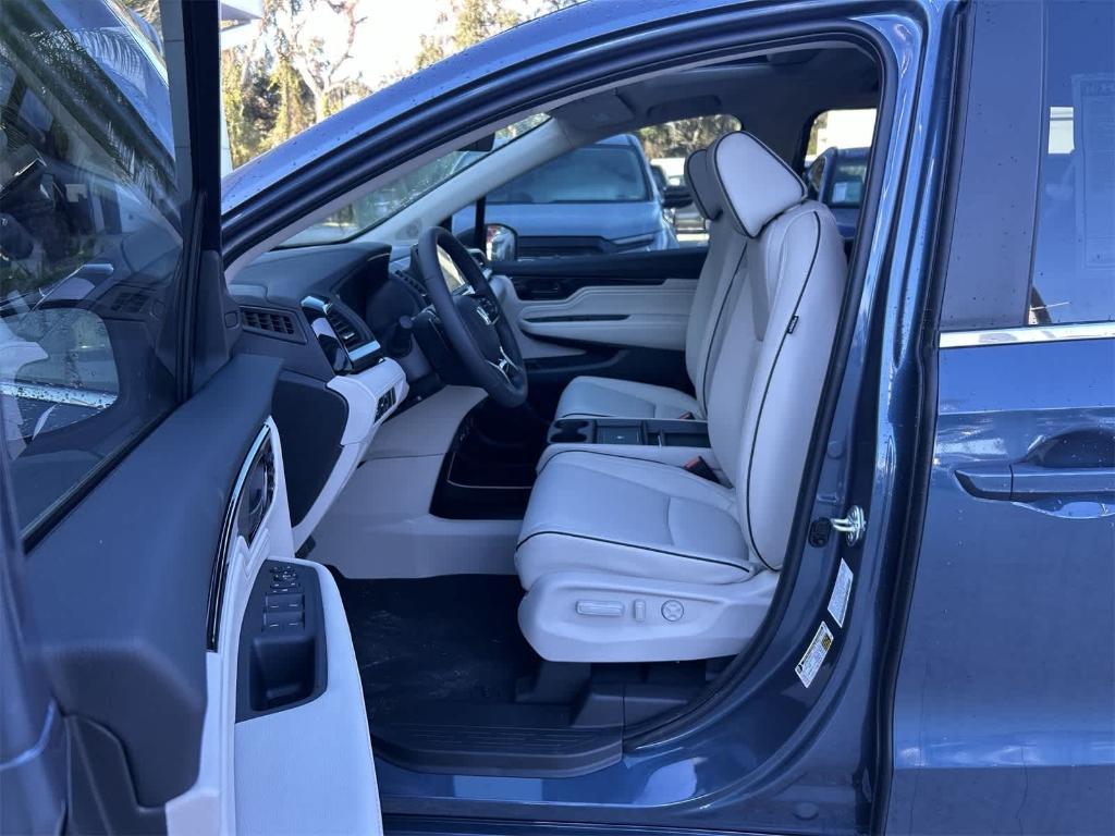 new 2026 Honda Odyssey car, priced at $45,662