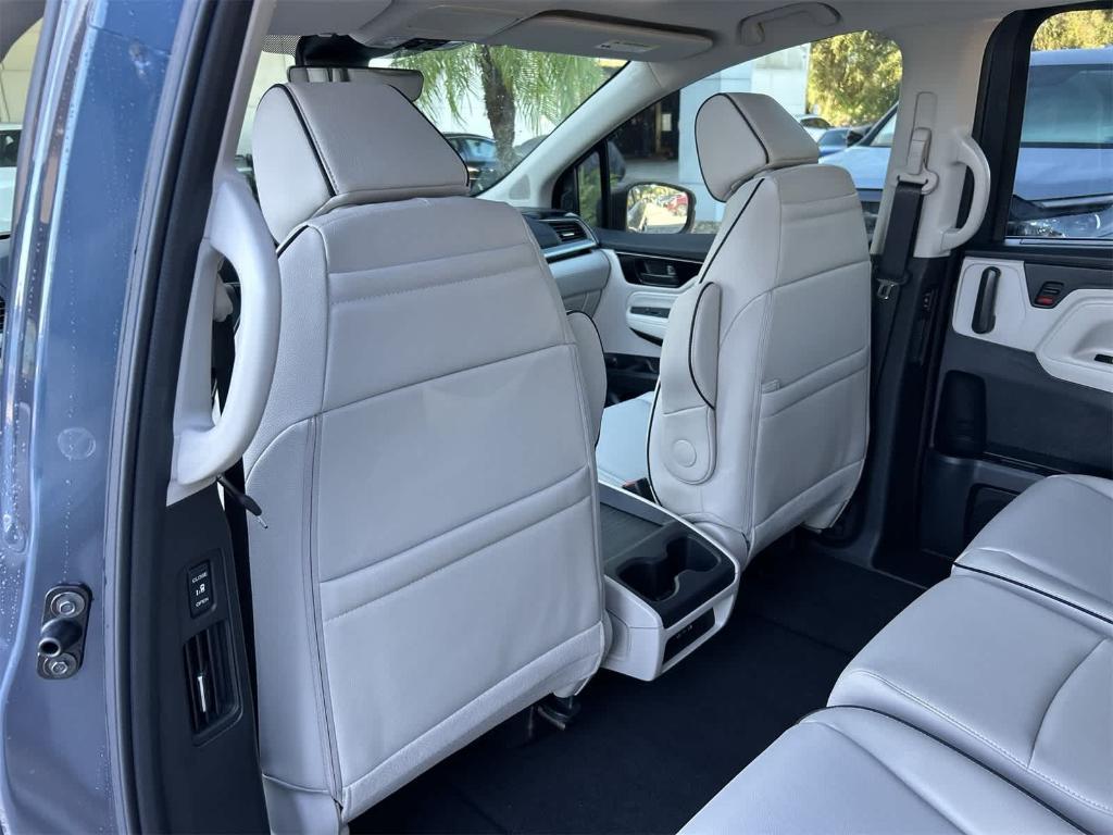 new 2026 Honda Odyssey car, priced at $45,662