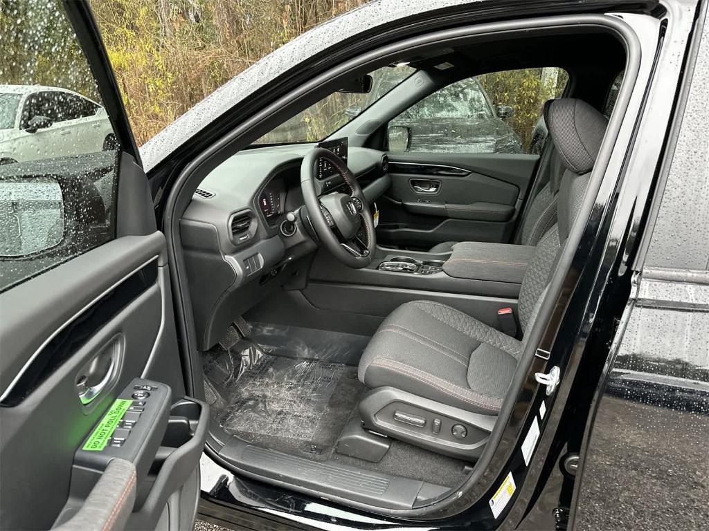 new 2026 Honda Pilot car, priced at $42,008