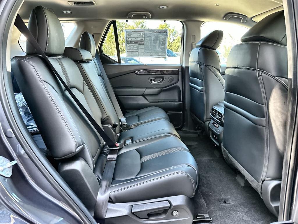 new 2026 Honda Pilot car, priced at $43,544