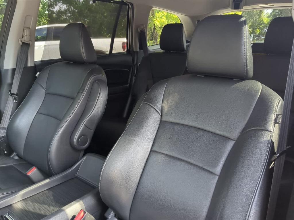 used 2021 Honda Pilot car, priced at $20,490
