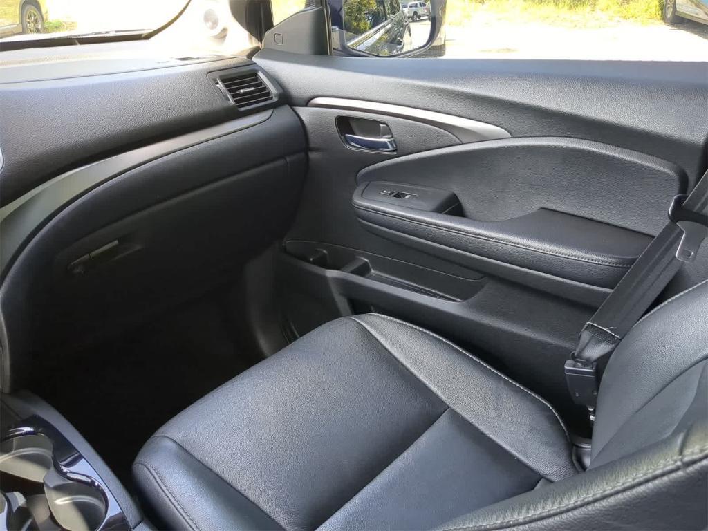 used 2021 Honda Pilot car, priced at $20,490