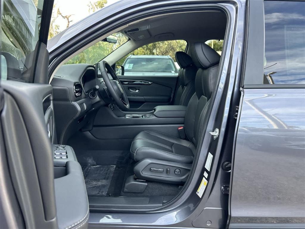 new 2026 Honda Pilot car, priced at $43,544