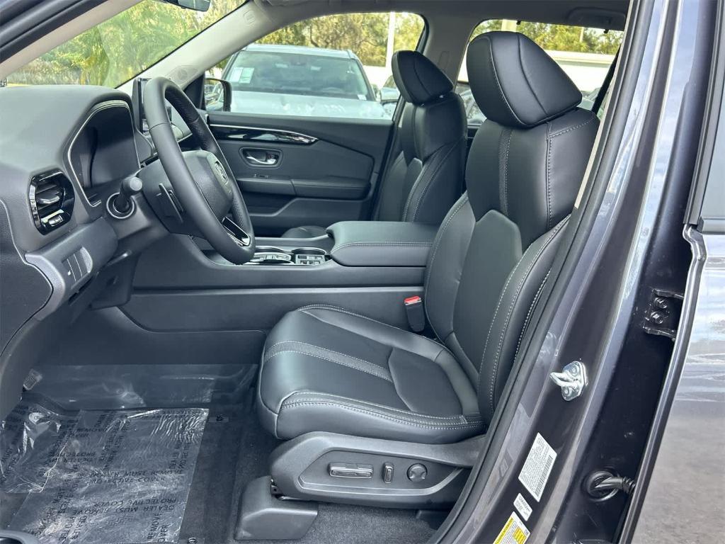 new 2026 Honda Pilot car, priced at $43,544