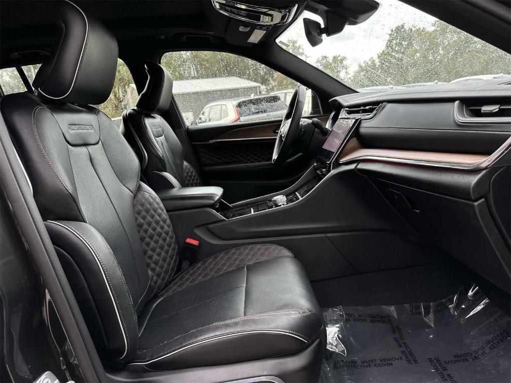 used 2023 Jeep Grand Cherokee car, priced at $36,913