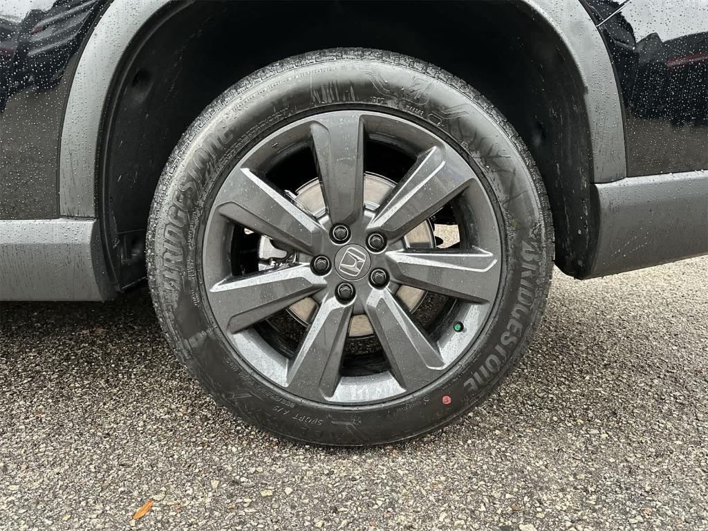 new 2026 Honda Pilot car, priced at $42,008