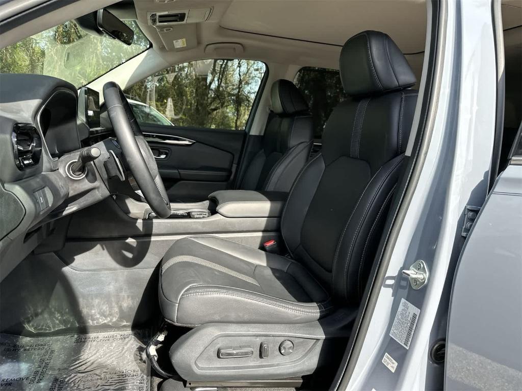 used 2024 Honda Pilot car, priced at $36,877