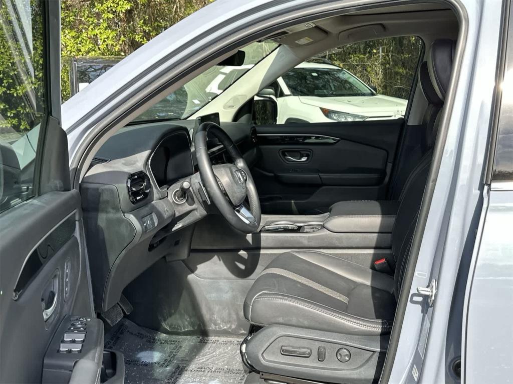 used 2024 Honda Pilot car, priced at $36,877