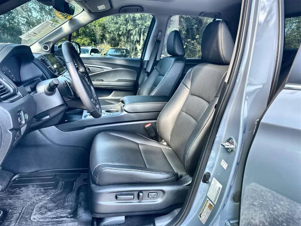 used 2025 Honda Ridgeline car, priced at $36,960