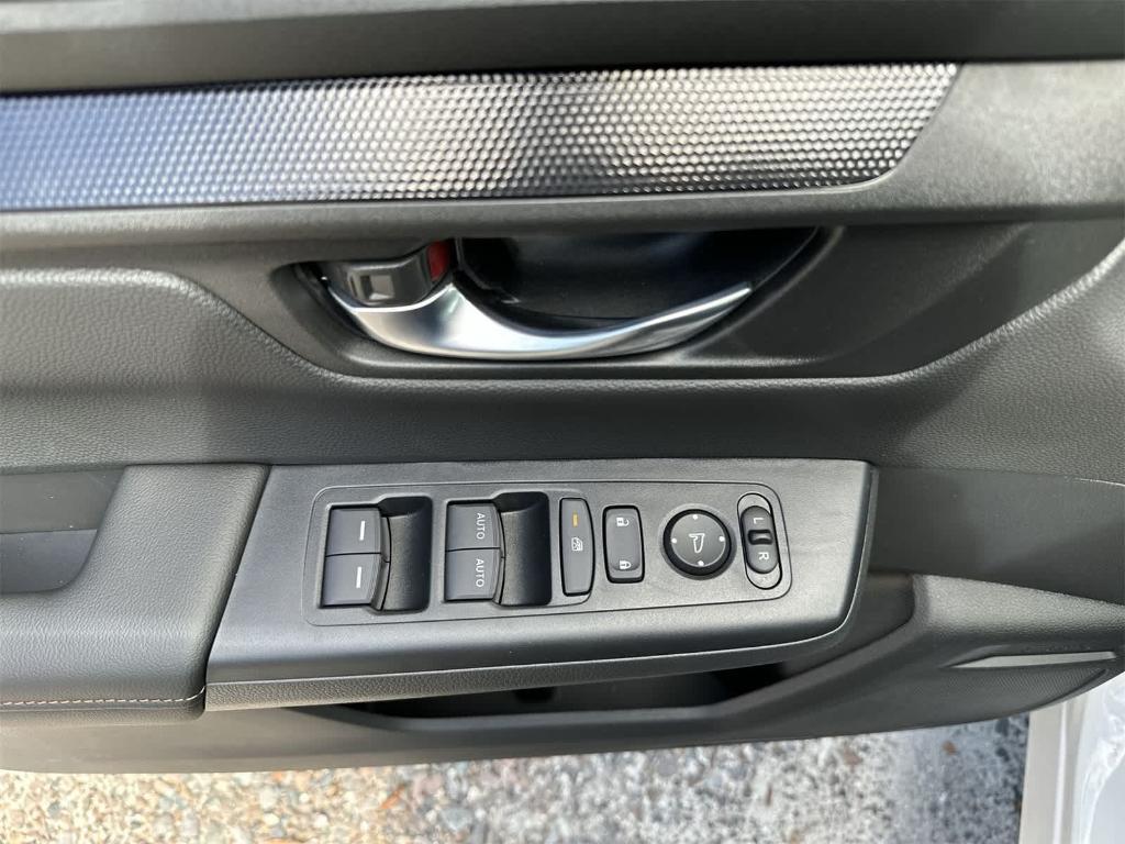 new 2026 Honda CR-V Hybrid car, priced at $38,940