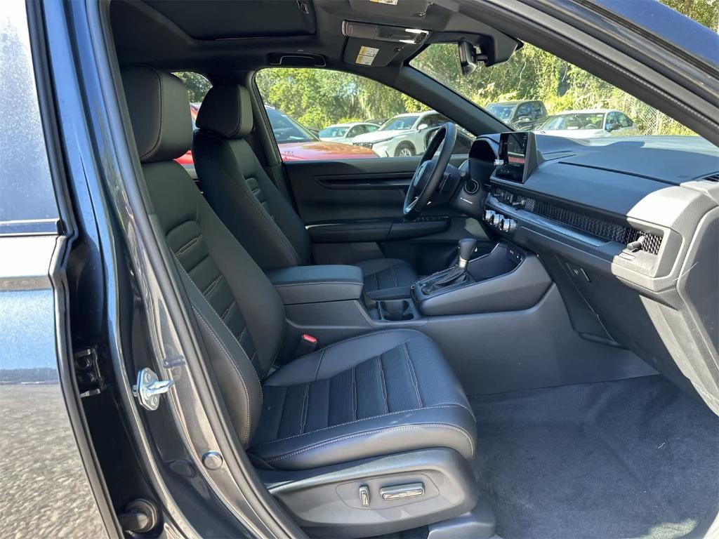 new 2026 Honda CR-V Hybrid car, priced at $39,869