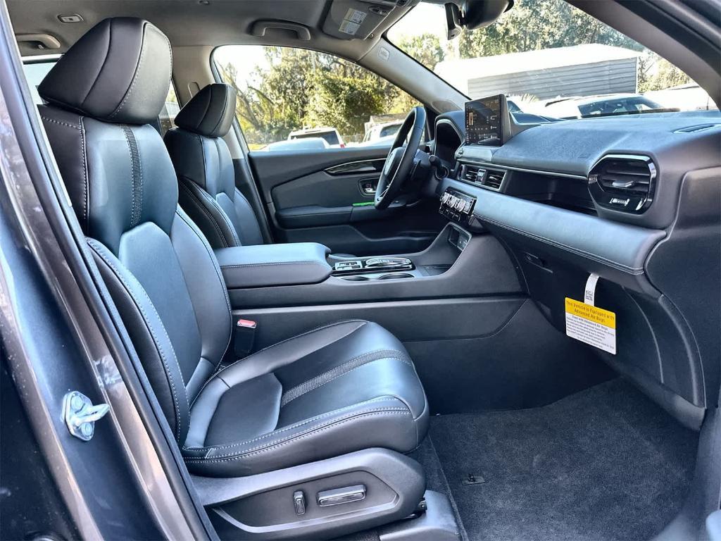 new 2026 Honda Pilot car, priced at $45,529