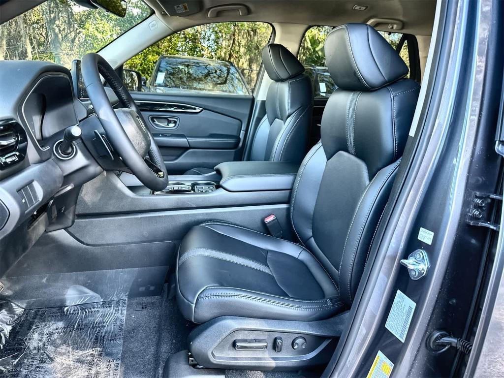 new 2026 Honda Pilot car, priced at $45,529
