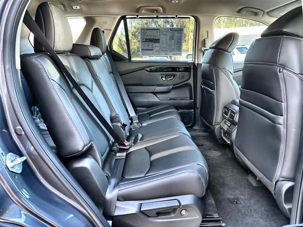 new 2026 Honda Pilot car, priced at $45,529