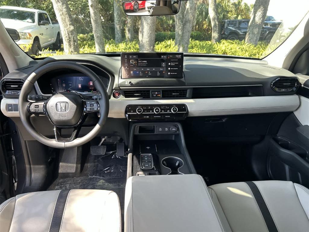 new 2026 Honda Pilot car, priced at $43,544