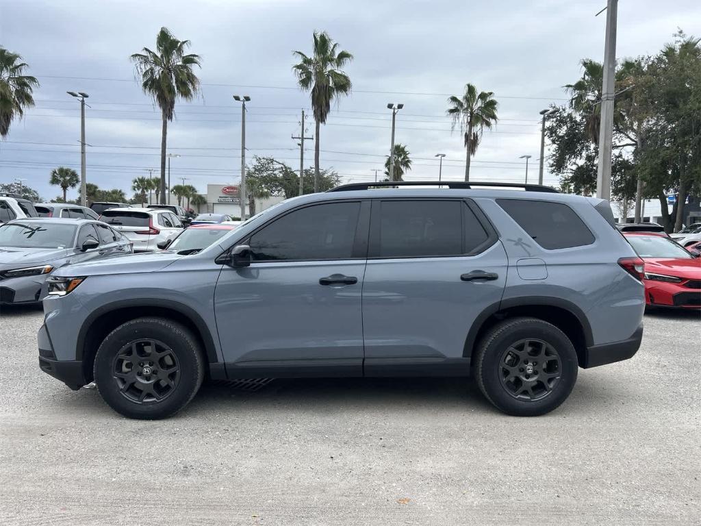 used 2025 Honda Pilot car, priced at $42,777