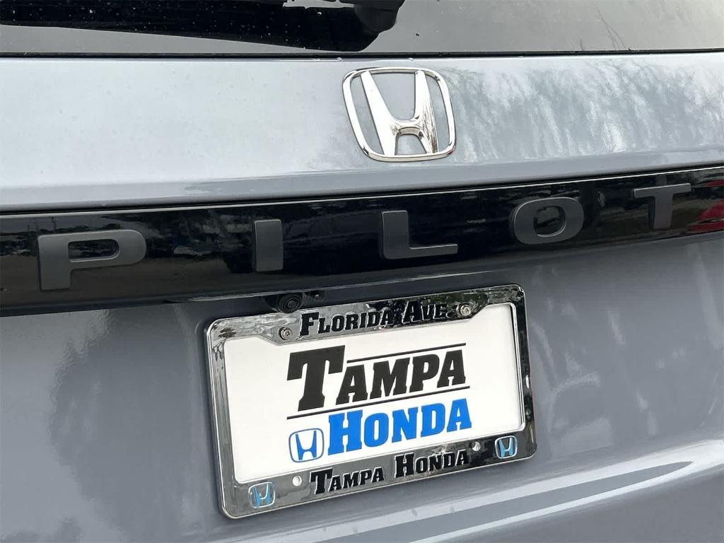 used 2025 Honda Pilot car, priced at $42,777