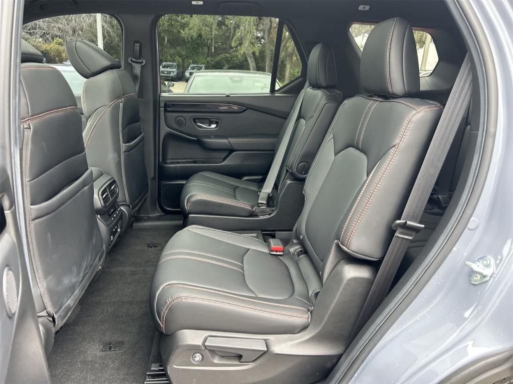 used 2025 Honda Pilot car, priced at $42,777