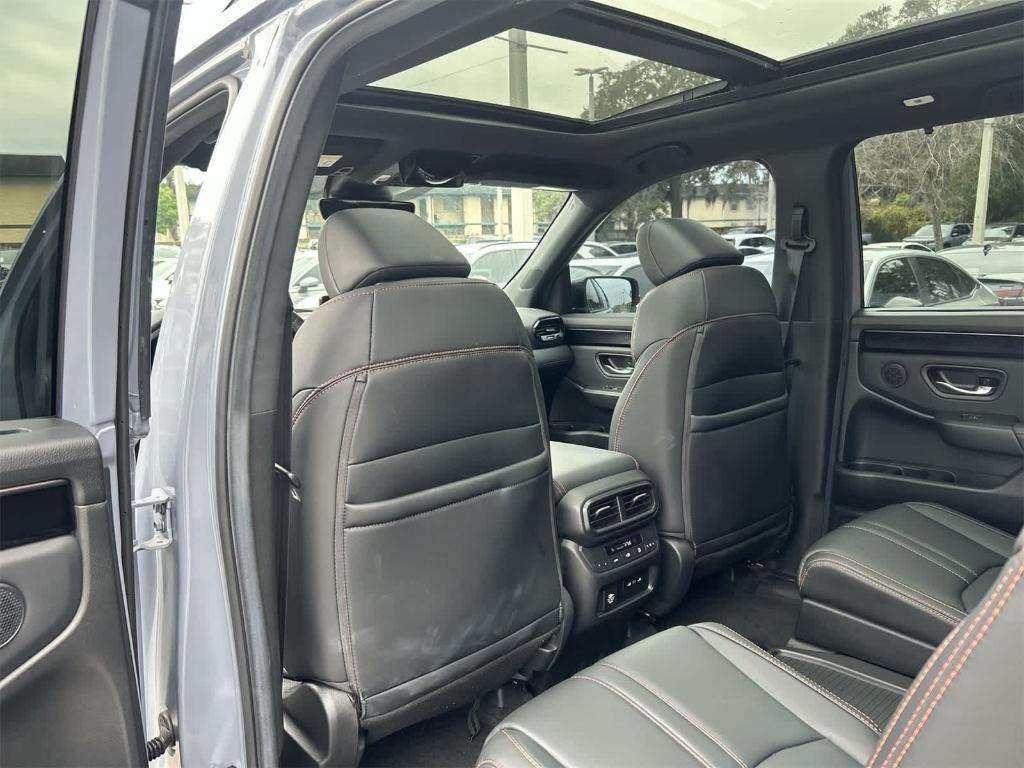 used 2025 Honda Pilot car, priced at $42,777